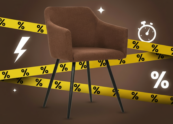 Chaise de salle &agrave; manger rembourr&eacute;e brune avec cadre en m&eacute;tal, entour&eacute;e de ruban jaune marqu&eacute; de pourcentages, d&rsquo;&eacute;clairs et d&rsquo;une ic&ocirc;ne de chronom&egrave;tre.